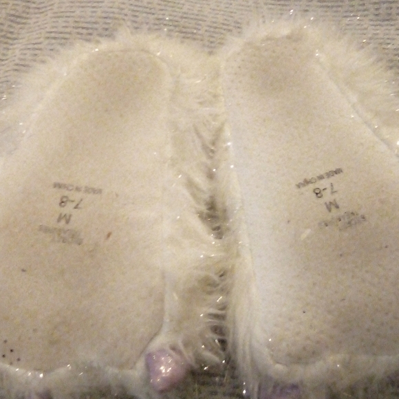 Ladies Secret Treasures slippers - Picture 2 of 6